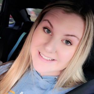 Meet your Posher, Adison